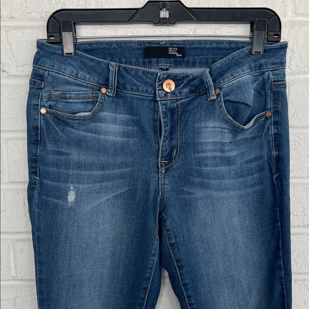 1822 Denim Classic Blue Women's Jeans with Distressed Rips Size 30 - Picture 2 of 8